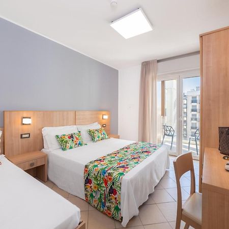 Appartamenti Smart A 30M Da Viale Dante E 100M Dal Mare Riccione Exterior foto