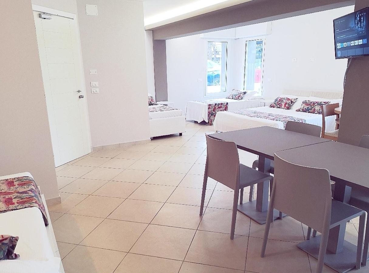 Appartamenti Smart A 30M Da Viale Dante E 100M Dal Mare Riccione Exterior foto