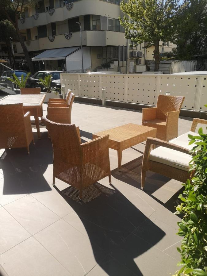 Appartamenti Smart A 30M Da Viale Dante E 100M Dal Mare Riccione Exterior foto